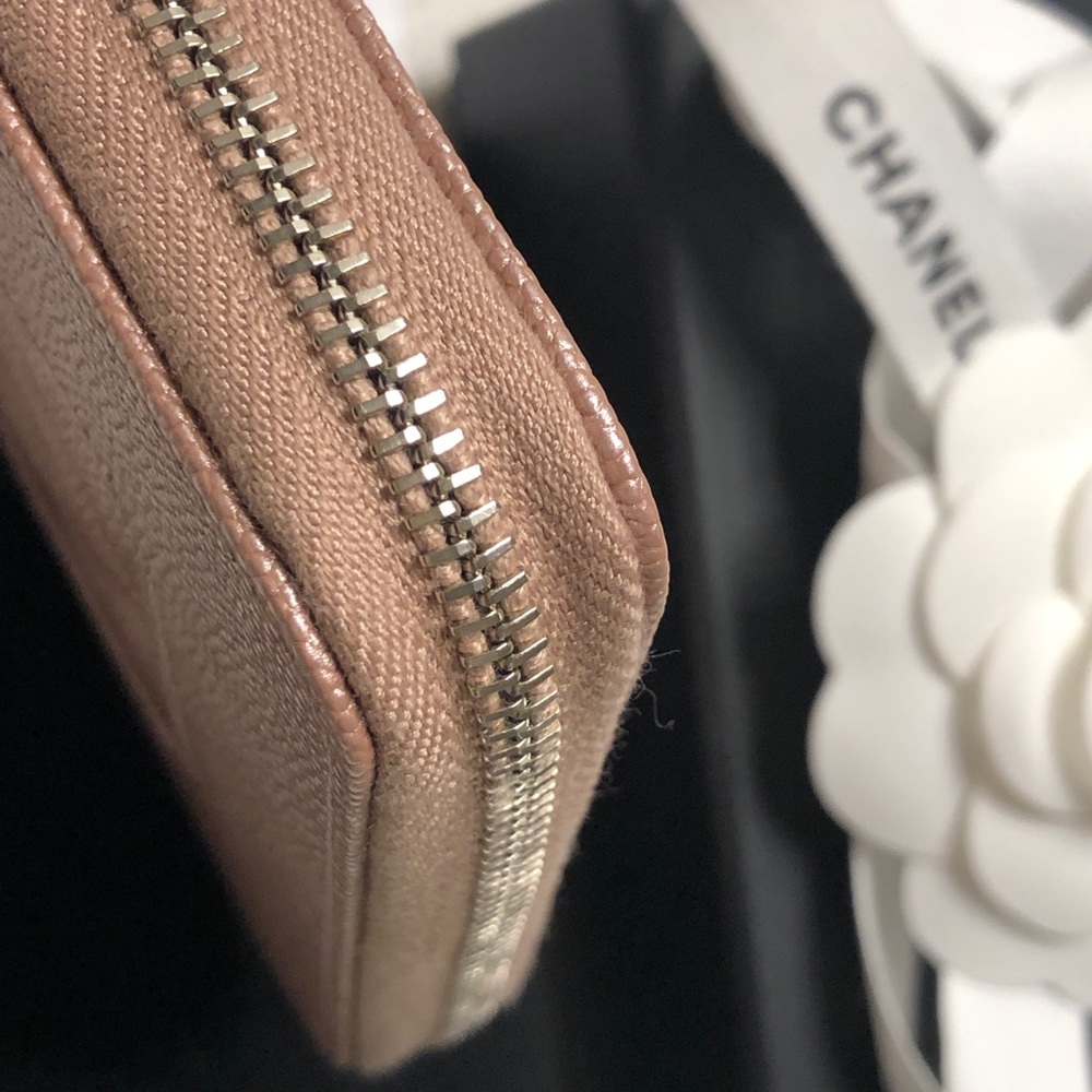 Chanel Iridescent Rose Gold Zip Wallet Card Holder - Picture 6 of 13